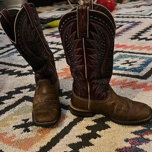 Ariat womens size 7B boots